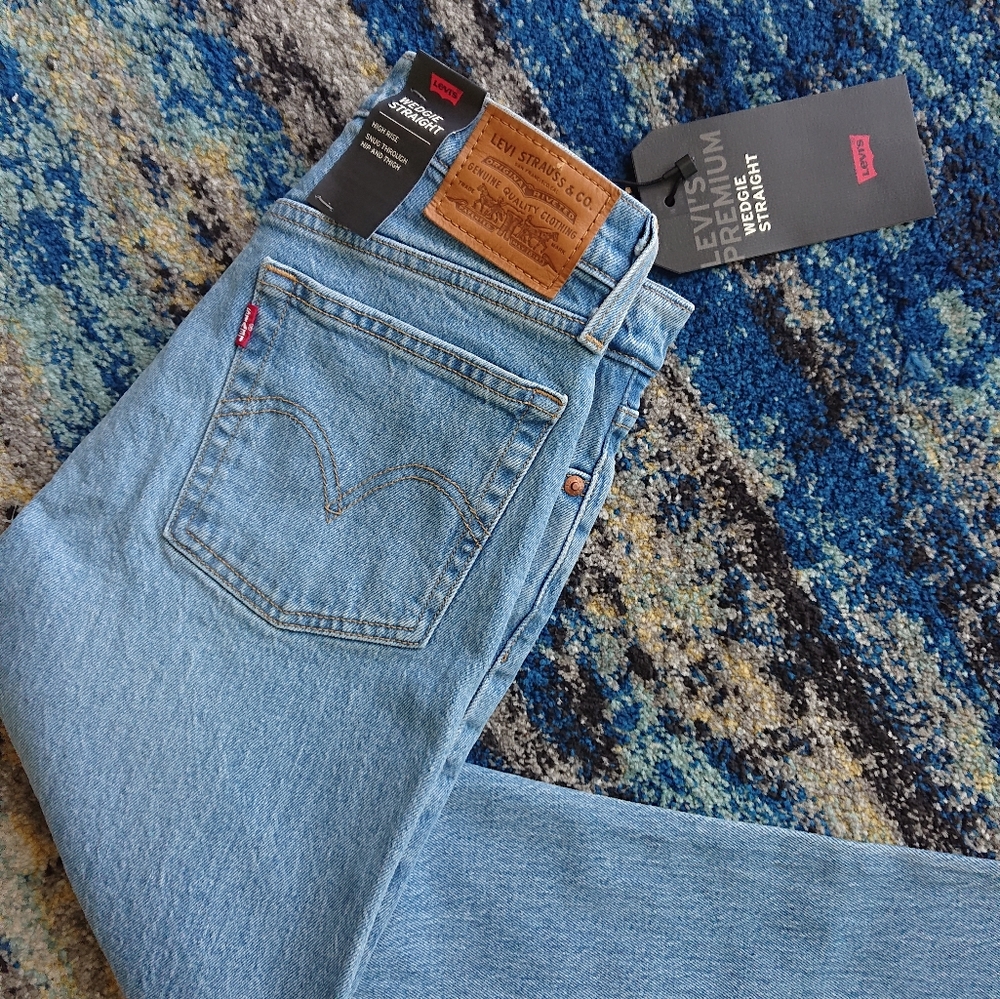 Levis Wedgie Straight Jeans Light Wash Tango Blue - Picture 13 of 16